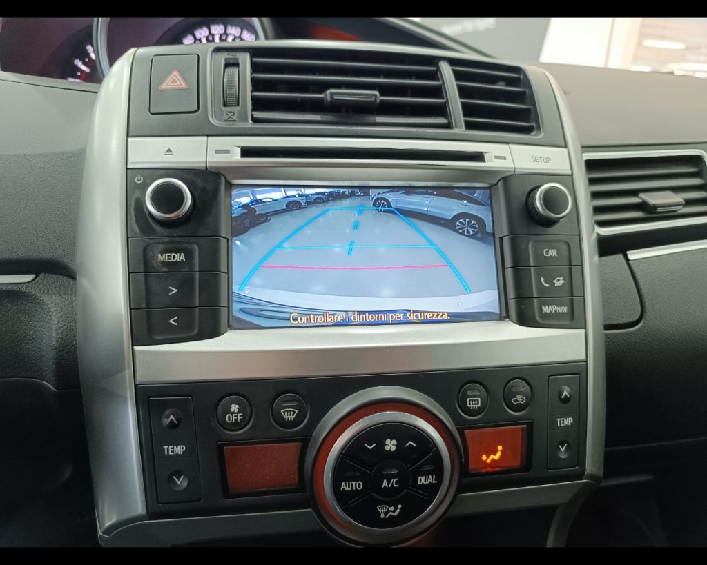 TOYOTA Verso 1.6 D-4D Style - 10