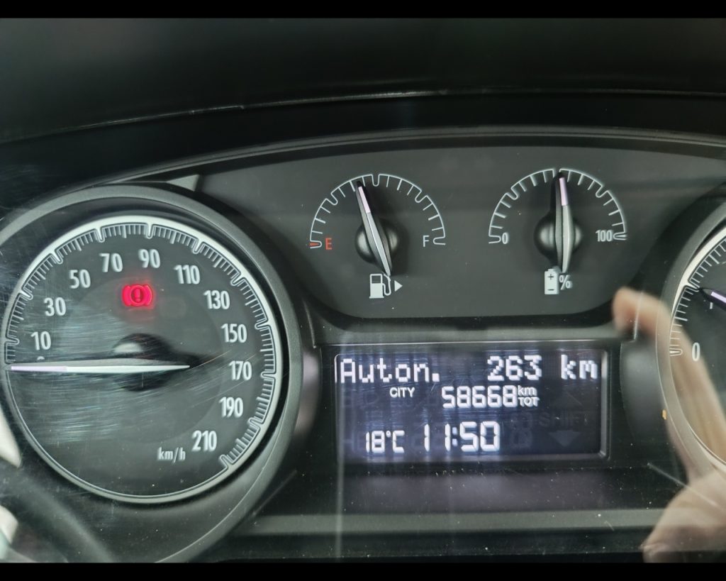 LANCIA Ypsilon 1.0 FireFly 5 porte S&S Hybrid Ecochic Silver - 9