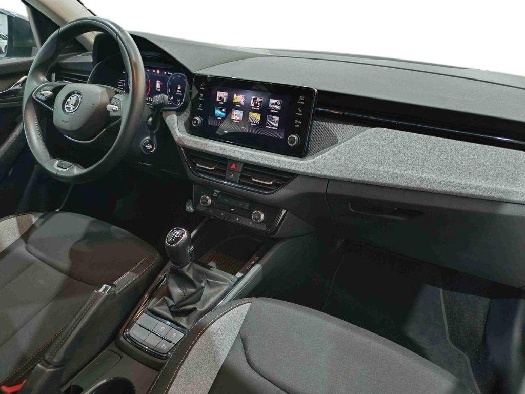 SKODA Kamiq 1.0 TSI Selection - 9