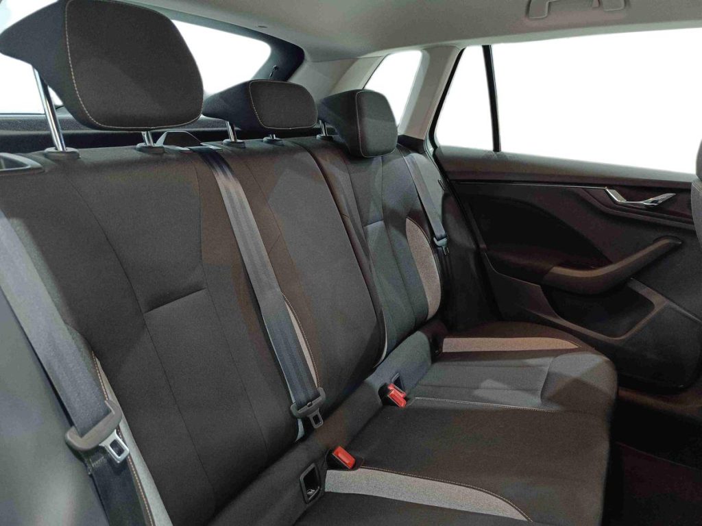 SKODA Kamiq 1.0 TSI Selection - 11