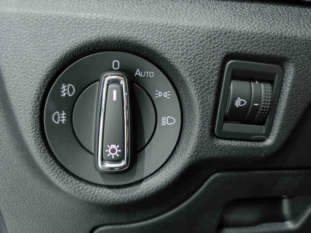 SKODA Kamiq 1.0 TSI Selection - 18