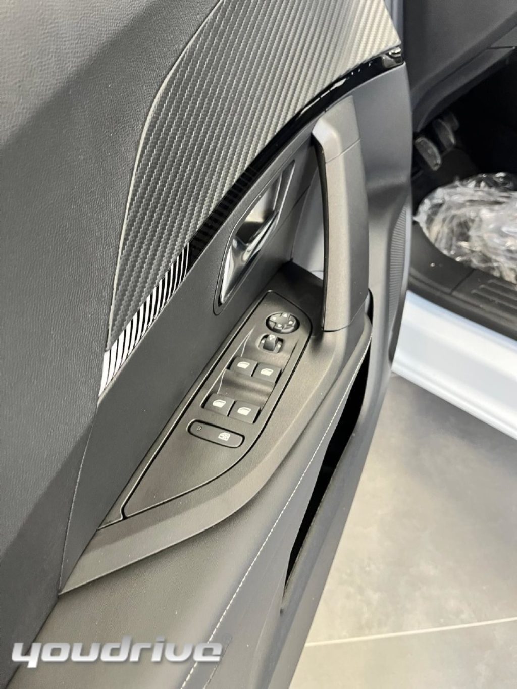 PEUGEOT 2008 / PureTech 100 S&S Allure KM0 - 11