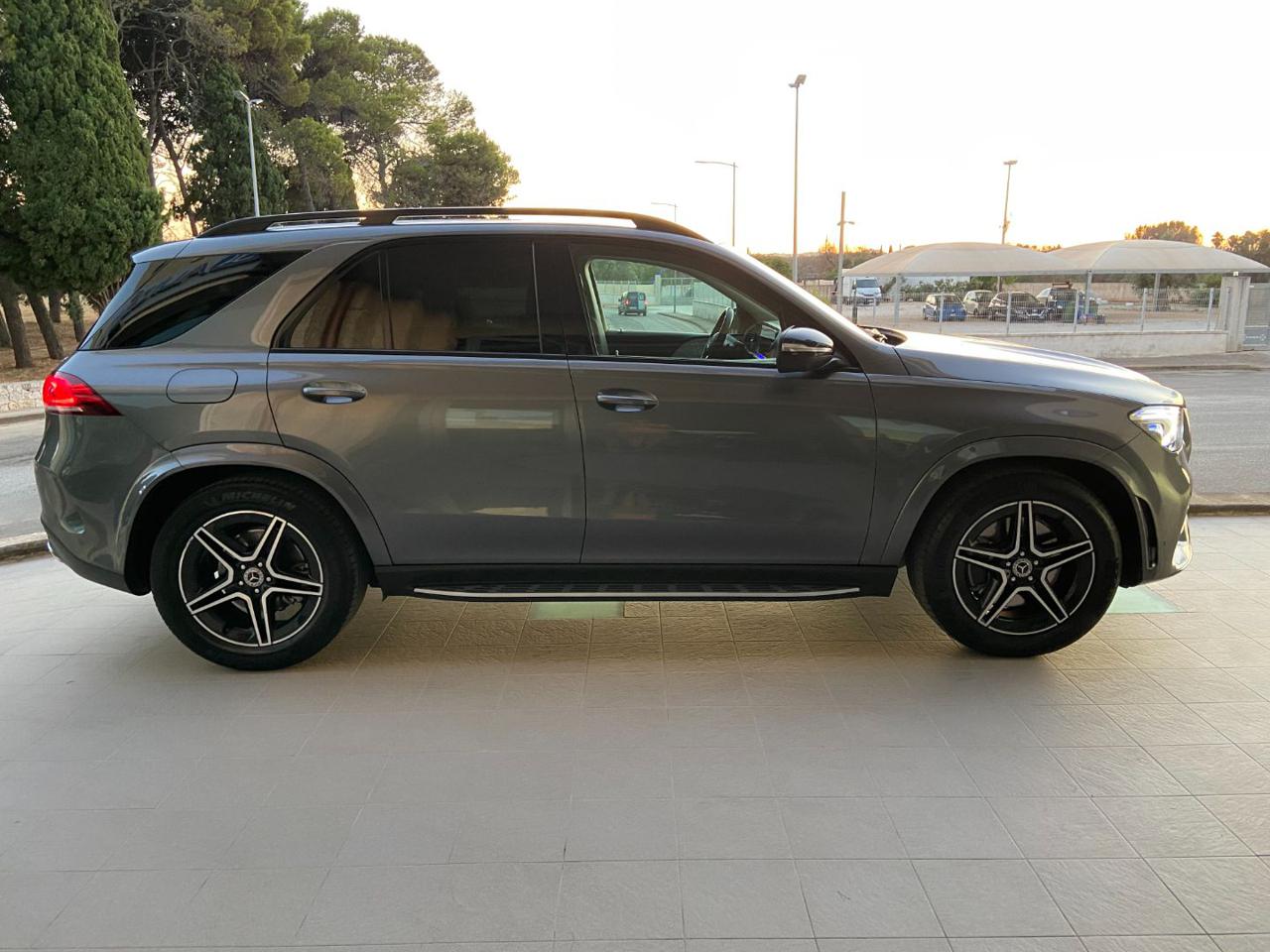 MERCEDES-BENZ GLE 300 d 4Matic Premium Amg Pack Night - 4