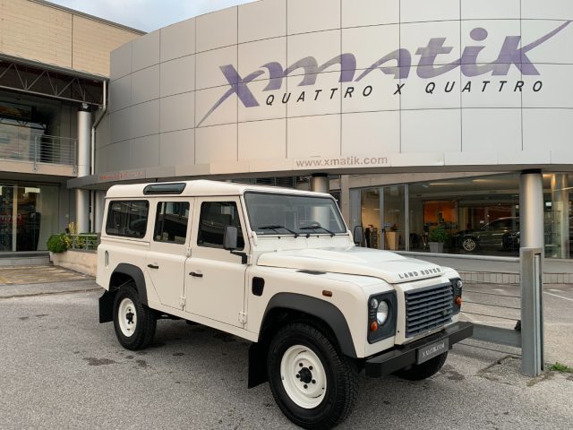 LAND ROVER Defender Bianco pastello