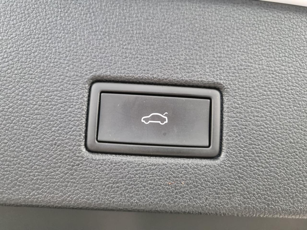 VOLKSWAGEN T-Roc 2.0 TDI SCR 150 CV DSG 4MOTION R-Line - 13