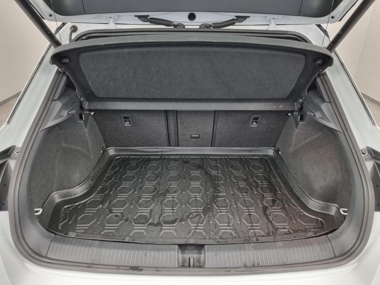 VOLKSWAGEN T-Roc 2.0 TDI SCR 150 CV DSG 4MOTION R-Line - 12