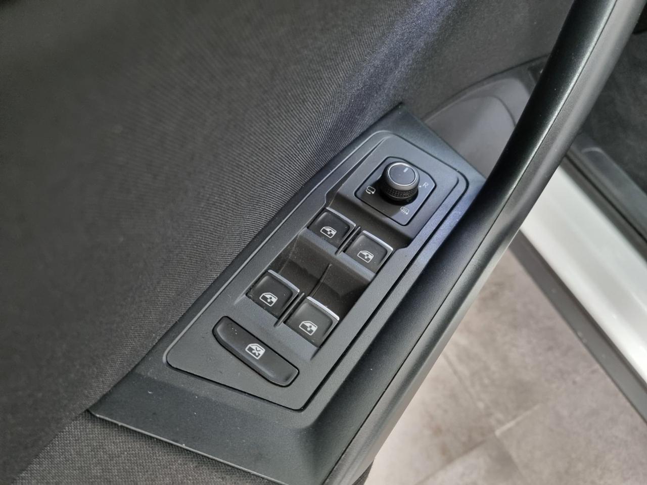 VOLKSWAGEN T-Roc 2.0 TDI SCR 150 CV DSG 4MOTION R-Line - 27