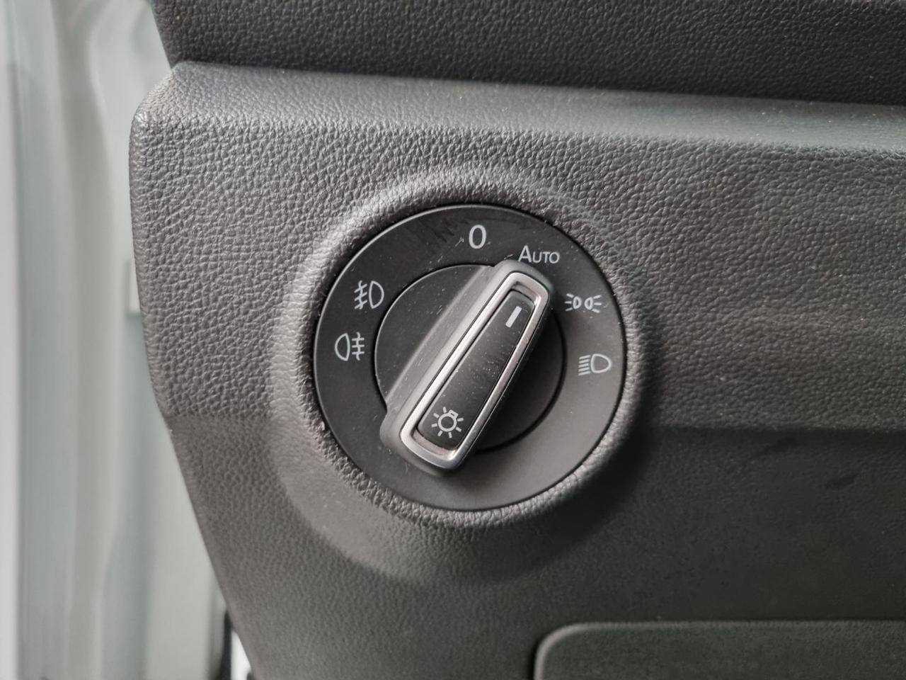 VOLKSWAGEN T-Roc 2.0 TDI SCR 150 CV DSG 4MOTION R-Line - 29