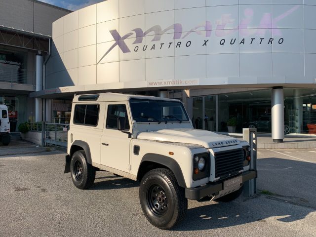 LAND ROVER Defender Bianco pastello