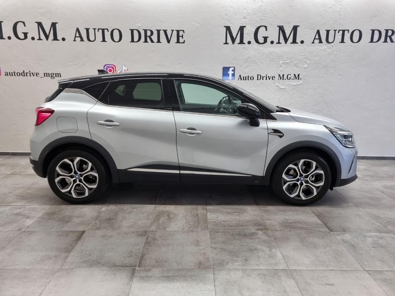RENAULT Captur Plug-in Hybrid E-Tech 160 CV Intens - 4