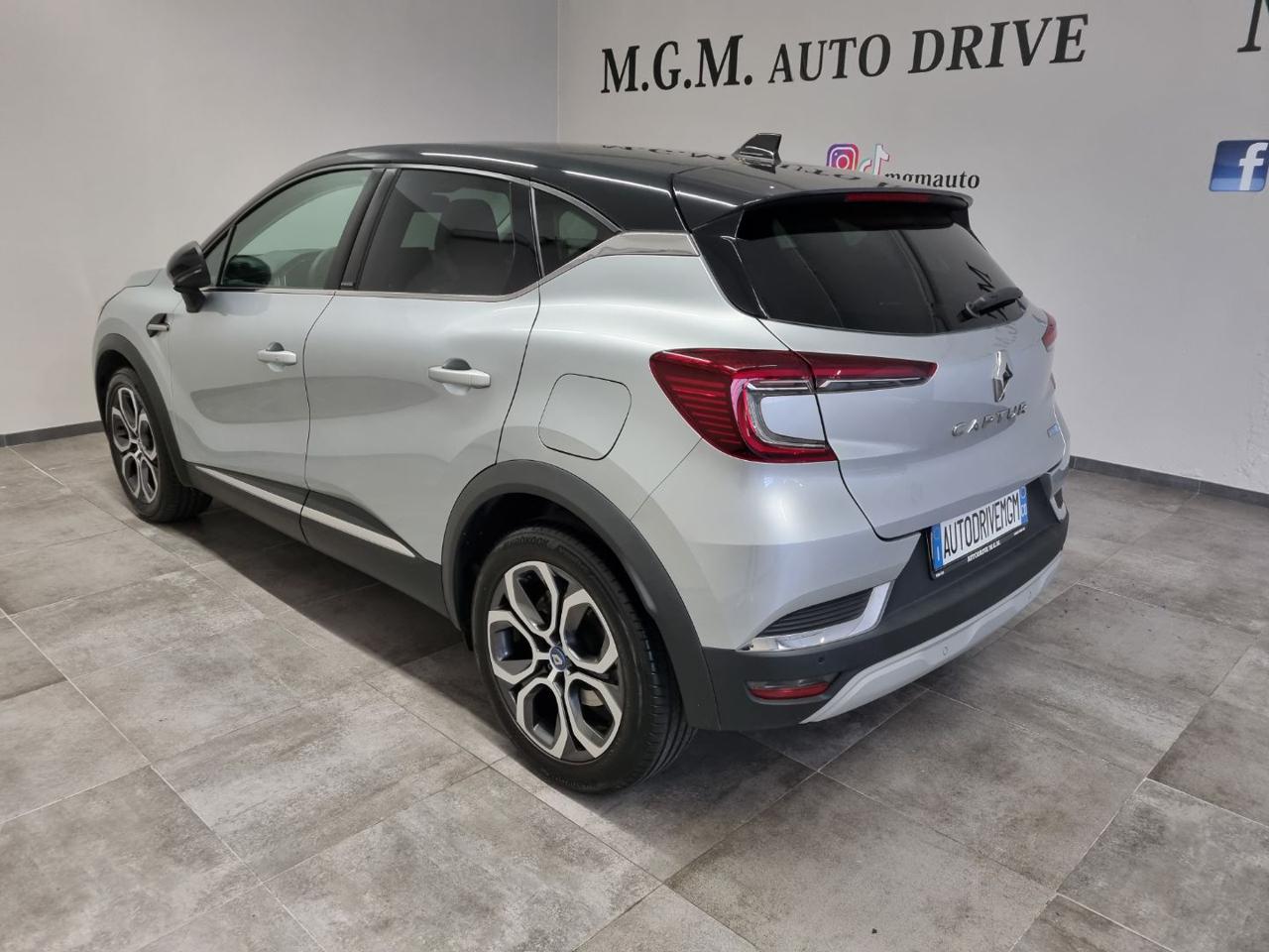 RENAULT Captur Plug-in Hybrid E-Tech 160 CV Intens - 35