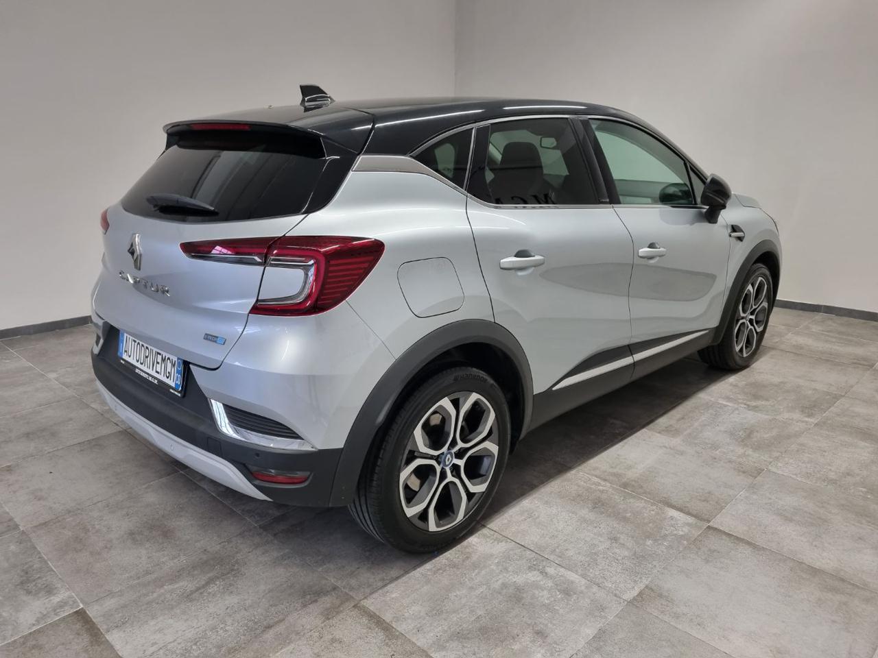 RENAULT Captur Plug-in Hybrid E-Tech 160 CV Intens - 36