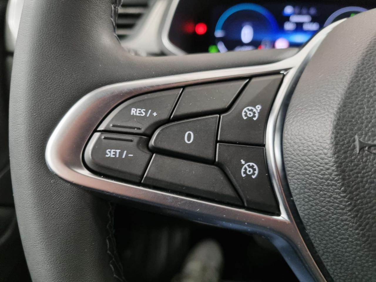 RENAULT Captur Plug-in Hybrid E-Tech 160 CV Intens - 29