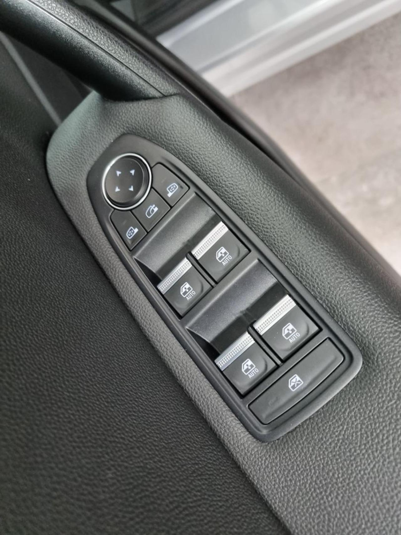 RENAULT Captur Plug-in Hybrid E-Tech 160 CV Intens - 23