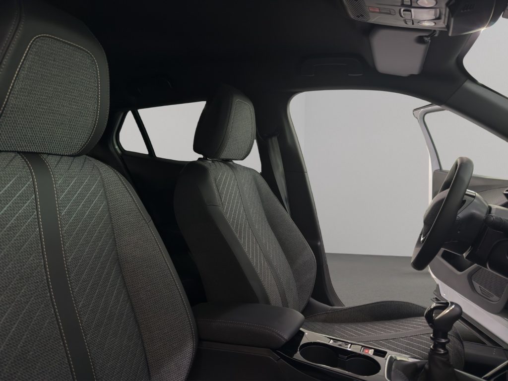 PEUGEOT 2008 PureTech 100 S&S Allure - 18