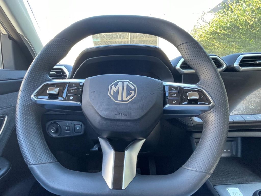 MG ZS 1.5 Standard - 5