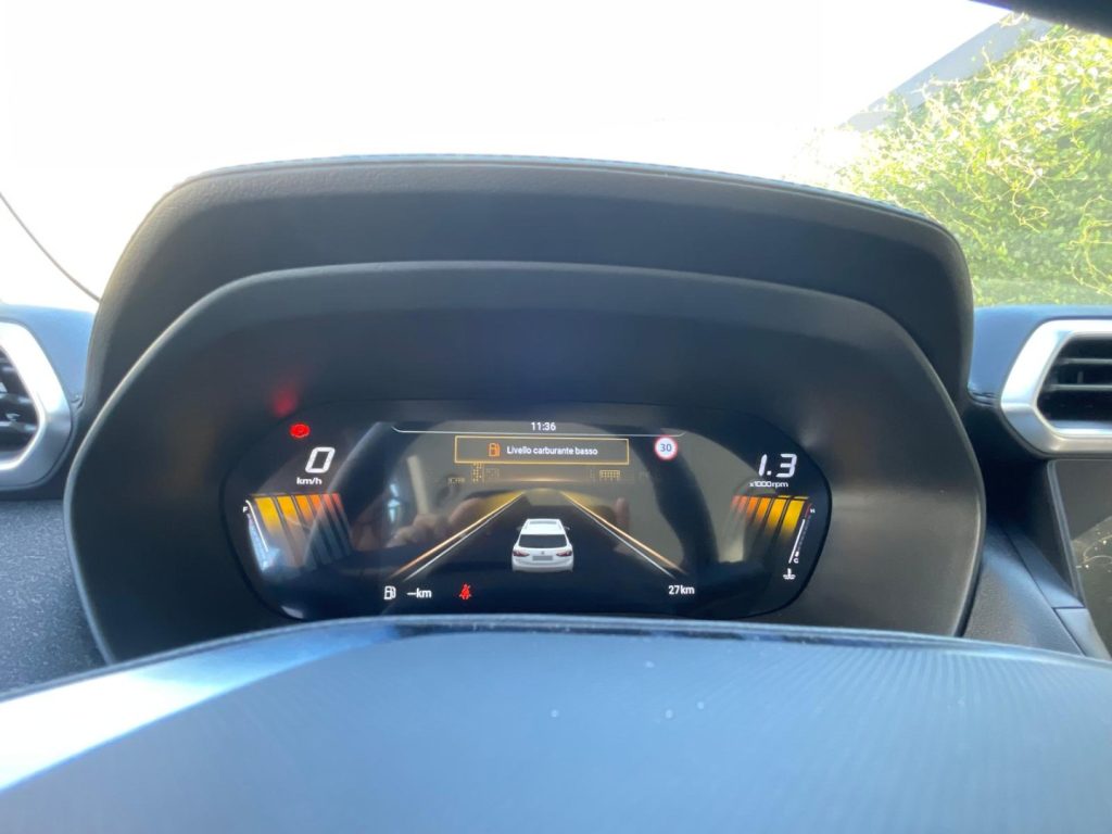 MG ZS 1.5 Standard - 13