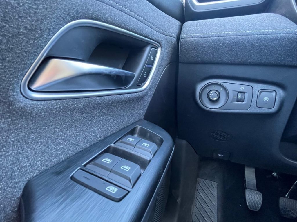 MG ZS 1.5 Standard - 14