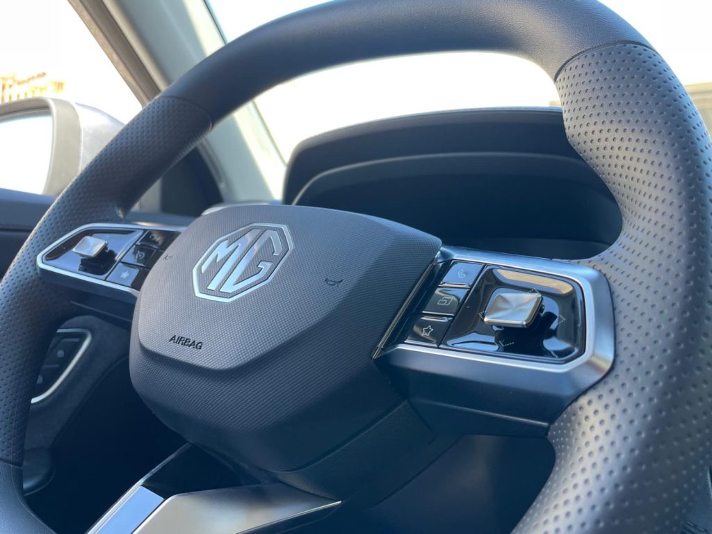 MG ZS 1.5 Standard - 15