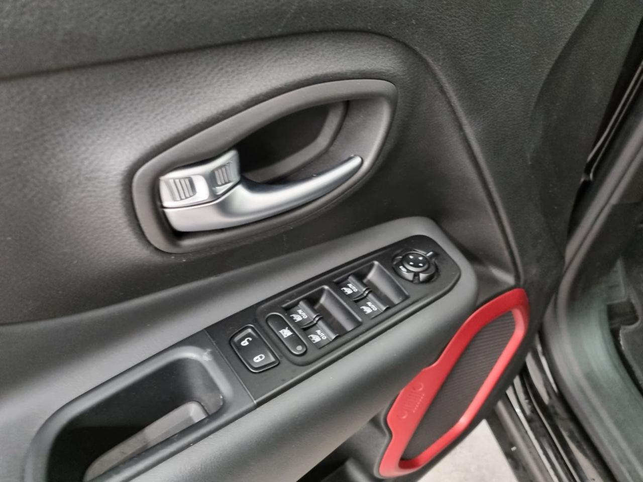 JEEP Renegade 1.3 T4 240CV PHEV 4xe AT6 Trailhawk - 28