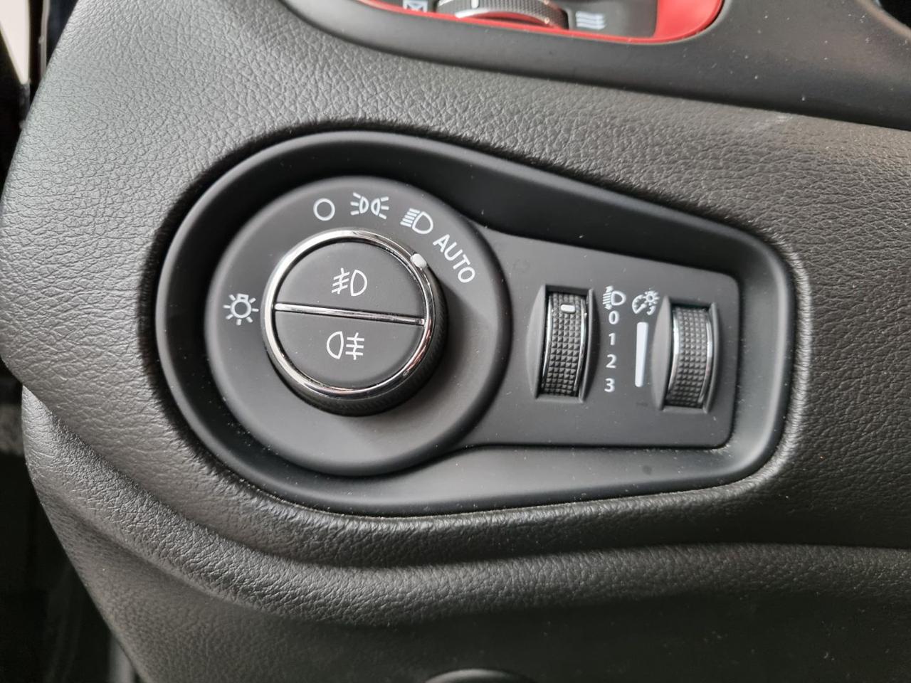 JEEP Renegade 1.3 T4 240CV PHEV 4xe AT6 Trailhawk - 29