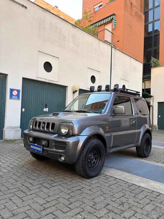 SUZUKI Jimny Grigio scuro metallizzato