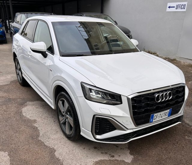 AUDI Q2 Bianco pastello
