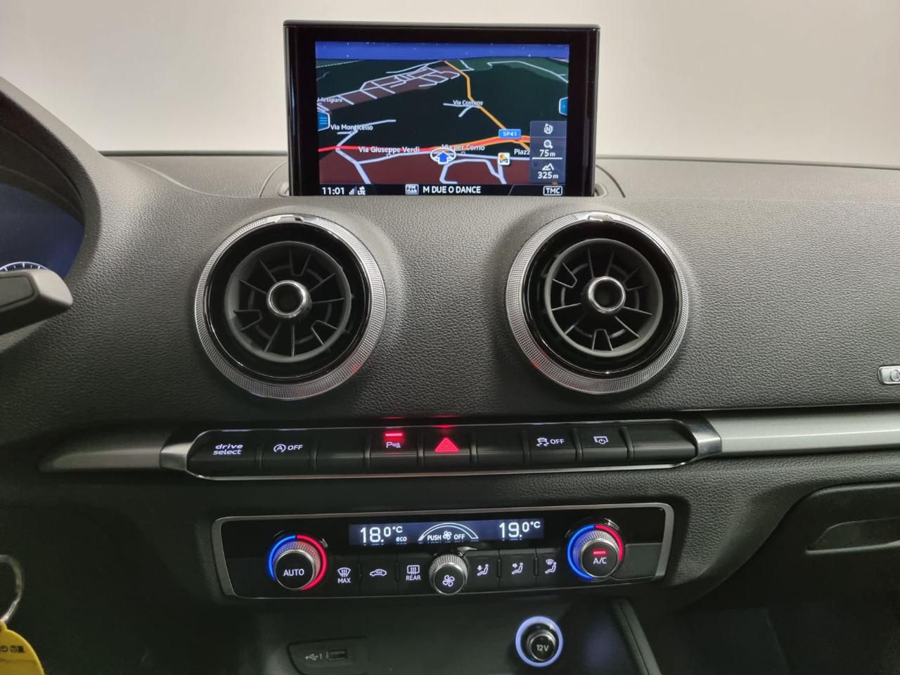 AUDI A3 SPB 35 TFSI COD S tronic Sport - 16