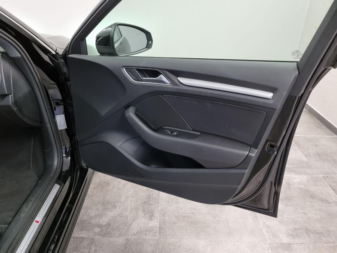 AUDI A3 SPB 35 TFSI COD S tronic Sport - 25