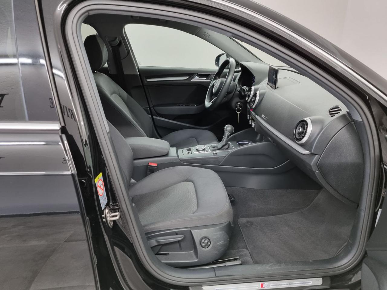 AUDI A3 SPB 35 TFSI COD S tronic Sport - 9