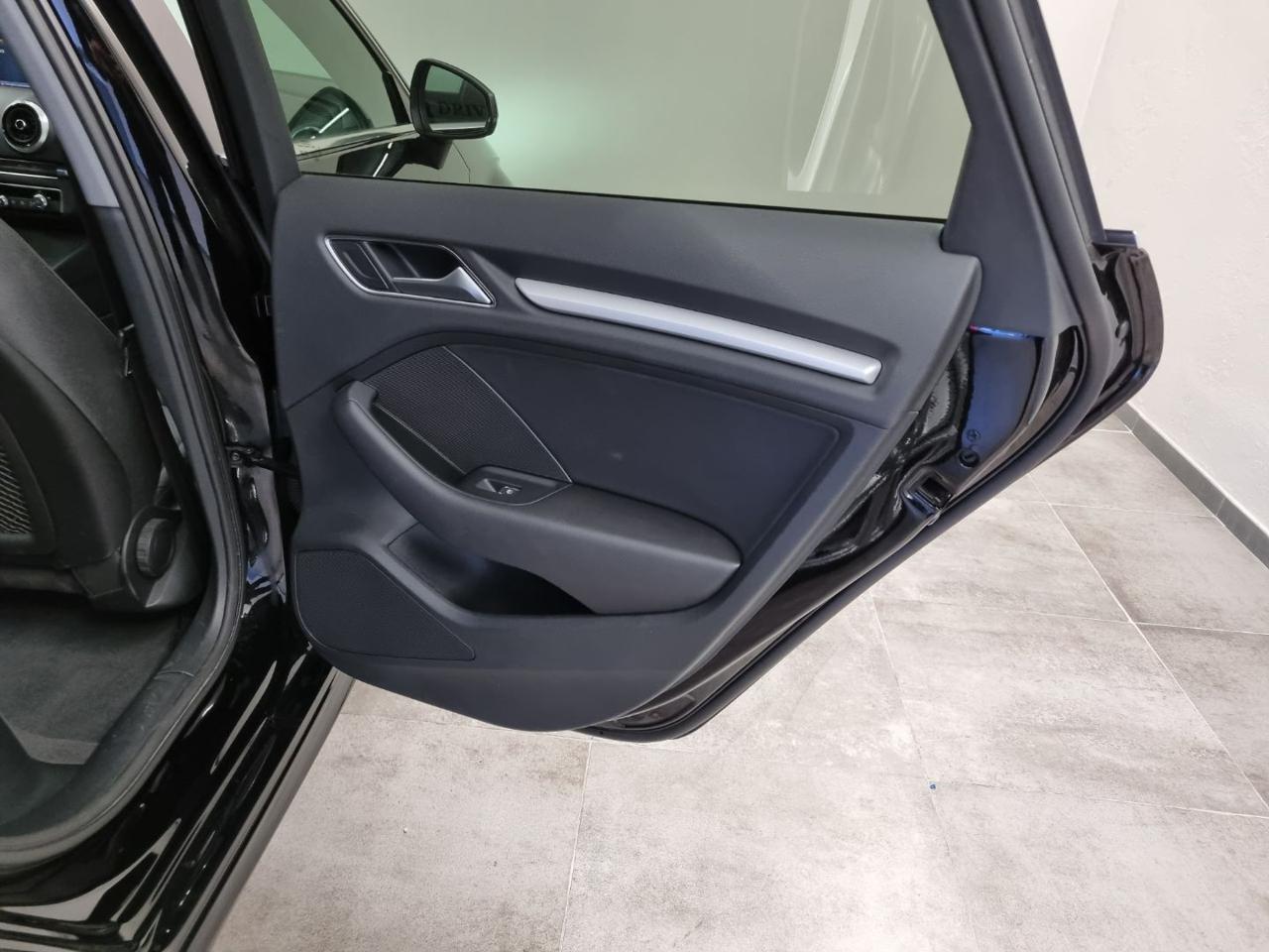 AUDI A3 SPB 35 TFSI COD S tronic Sport - 23