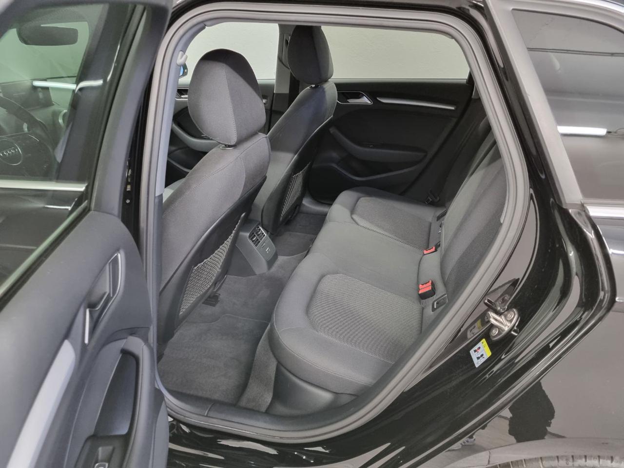 AUDI A3 SPB 35 TFSI COD S tronic Sport - 10