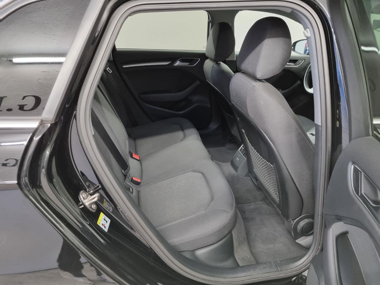 AUDI A3 SPB 35 TFSI COD S tronic Sport - 22