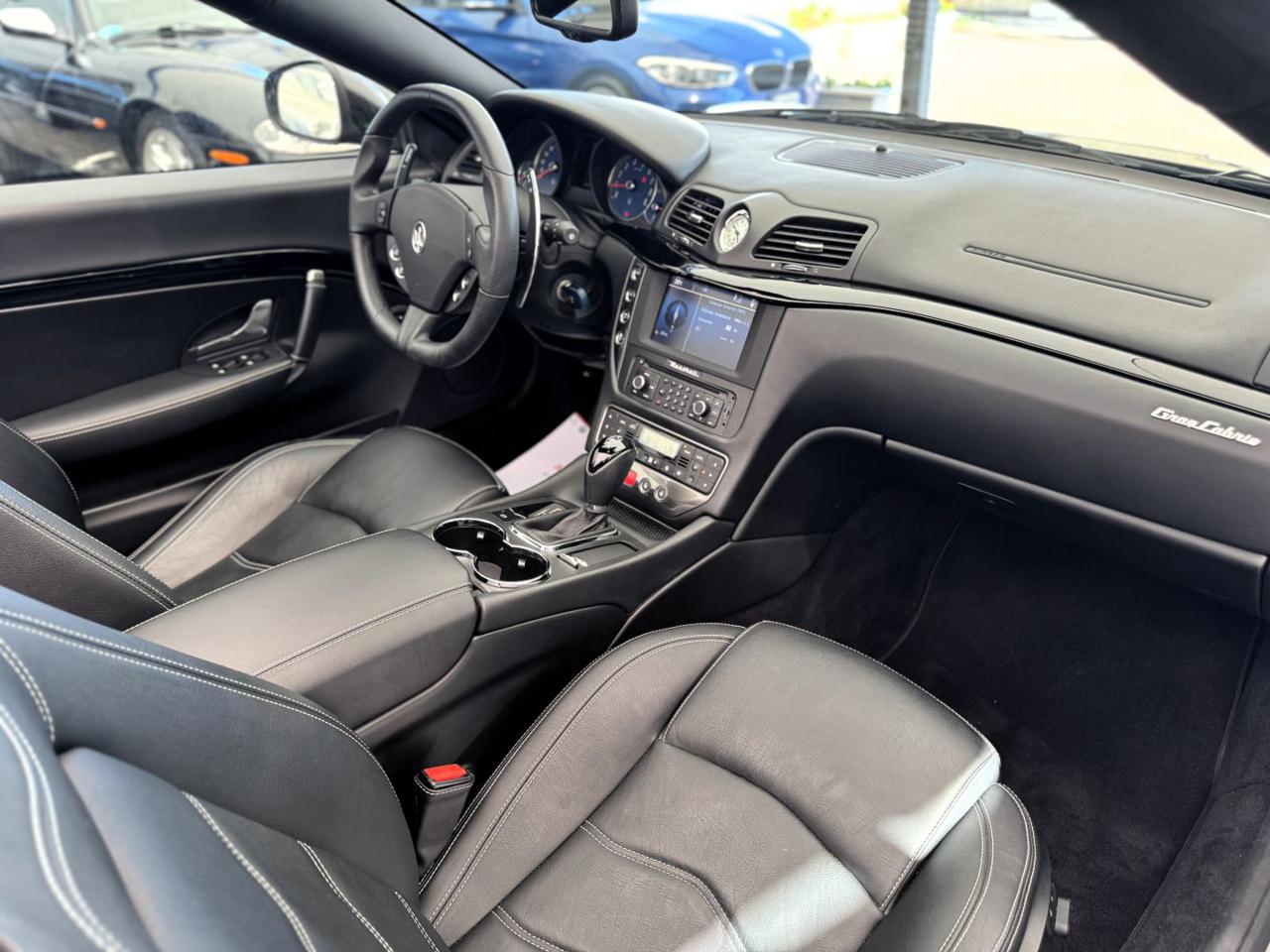 MASERATI GranCabrio 4.7 V8 450cv - Solo 25.000 km - 9