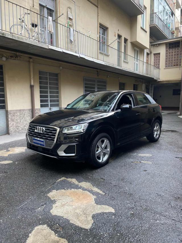 AUDI Q2 Nero metallizzato