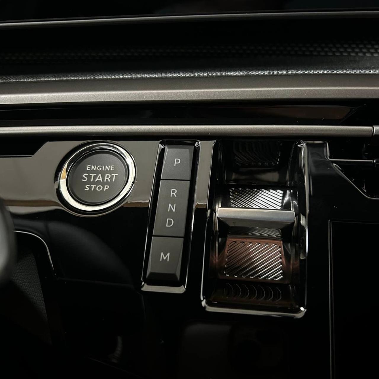 PEUGEOT 3008 Hybrid 145 e-DCS6 GT - 27