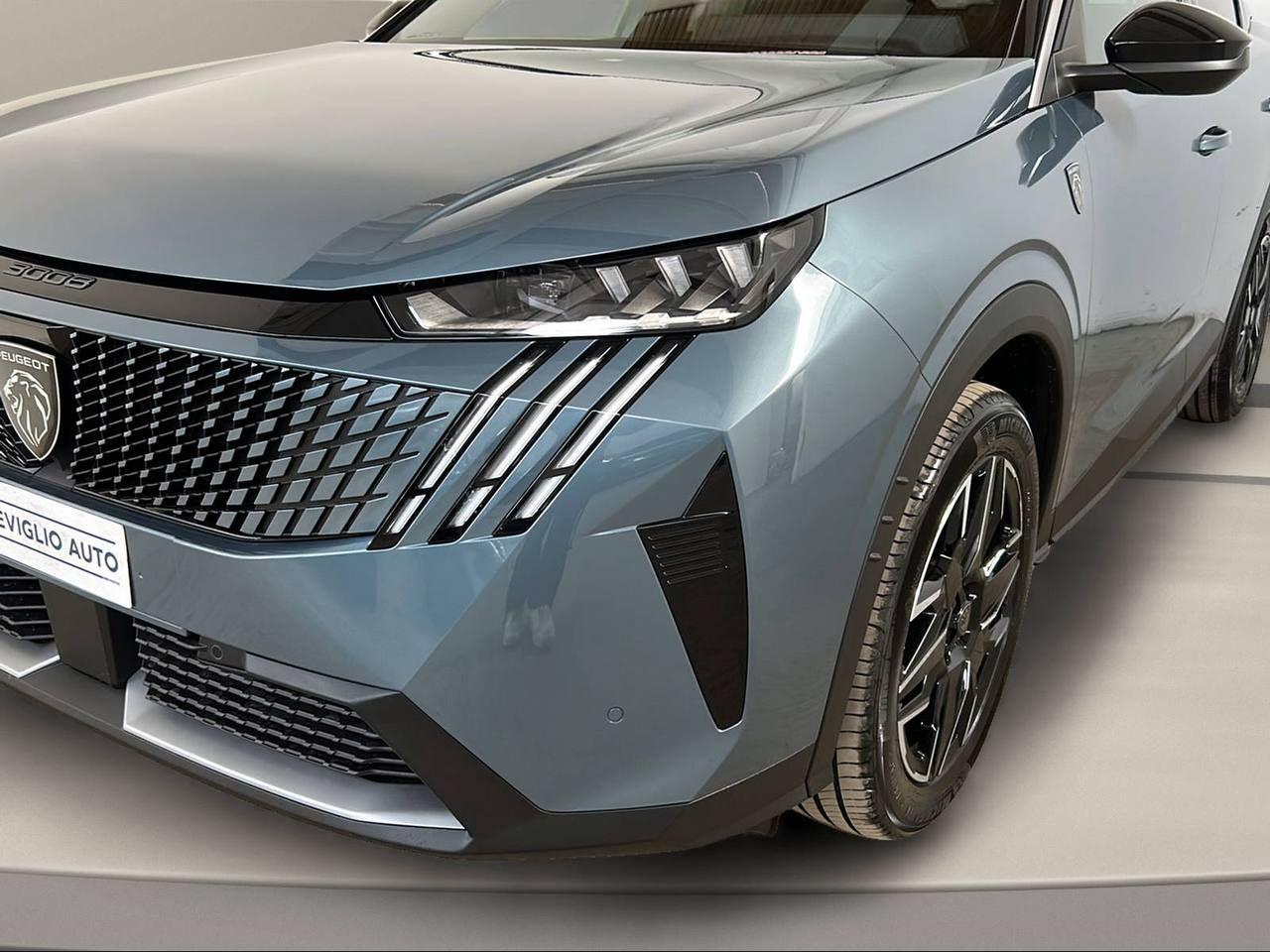 PEUGEOT 3008 Hybrid 145 e-DCS6 GT - 32