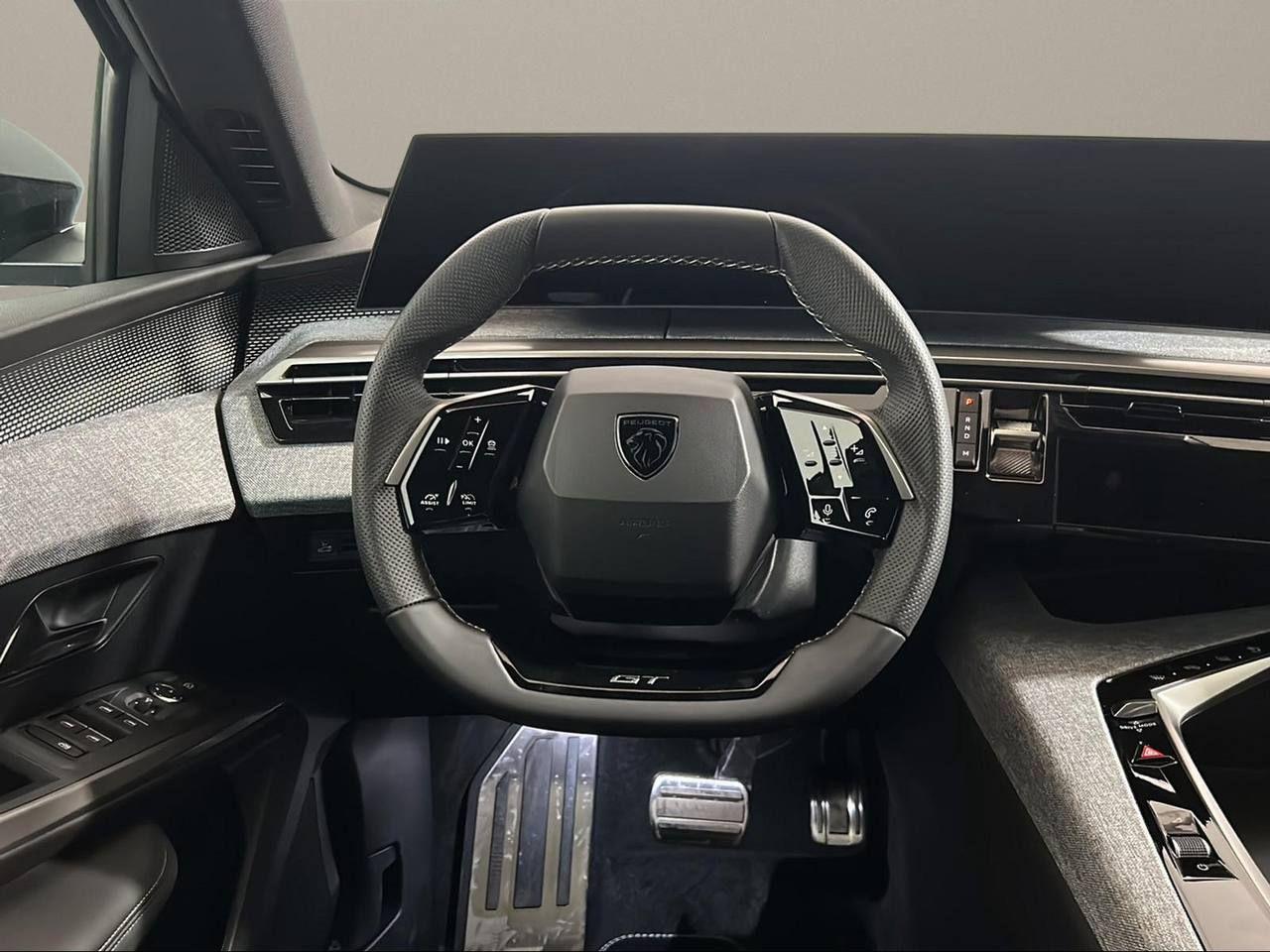 PEUGEOT 3008 Hybrid 145 e-DCS6 GT - 17