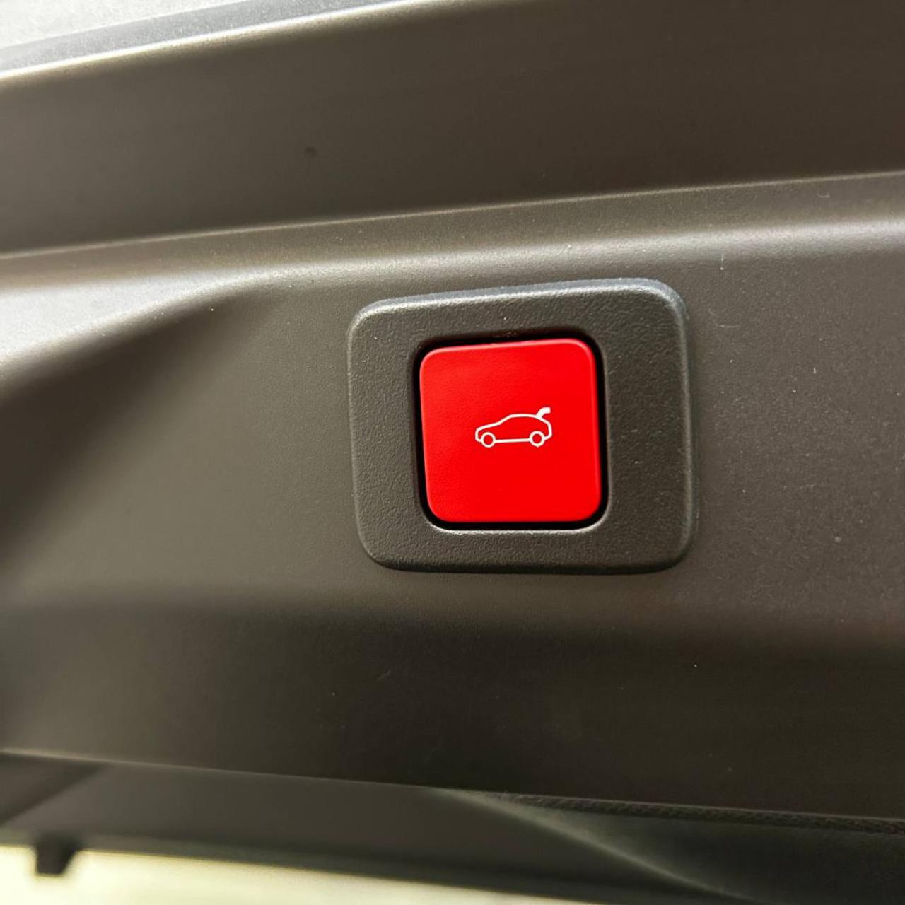 PEUGEOT 3008 Hybrid 145 e-DCS6 GT - 8