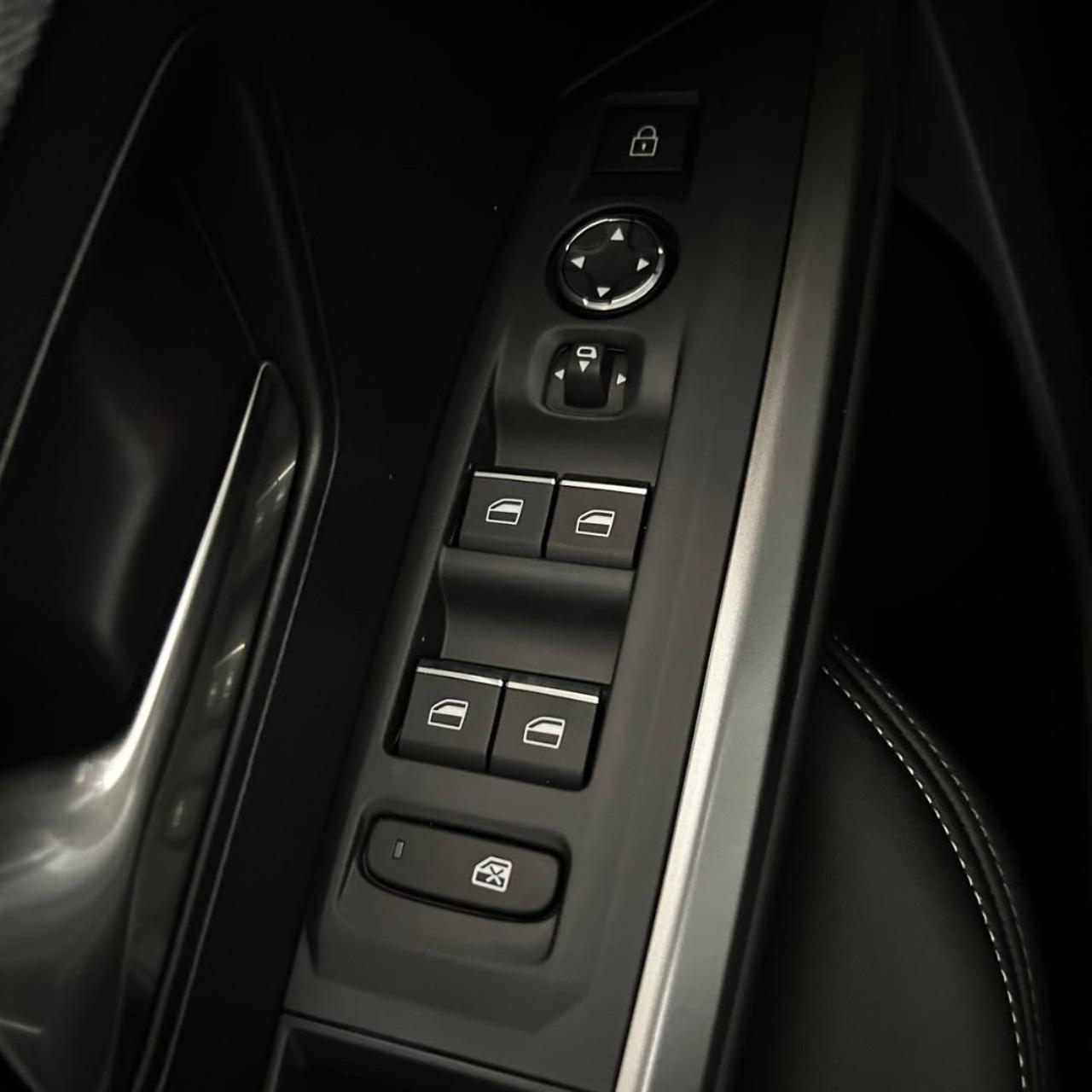 PEUGEOT 3008 Hybrid 145 e-DCS6 GT - 31