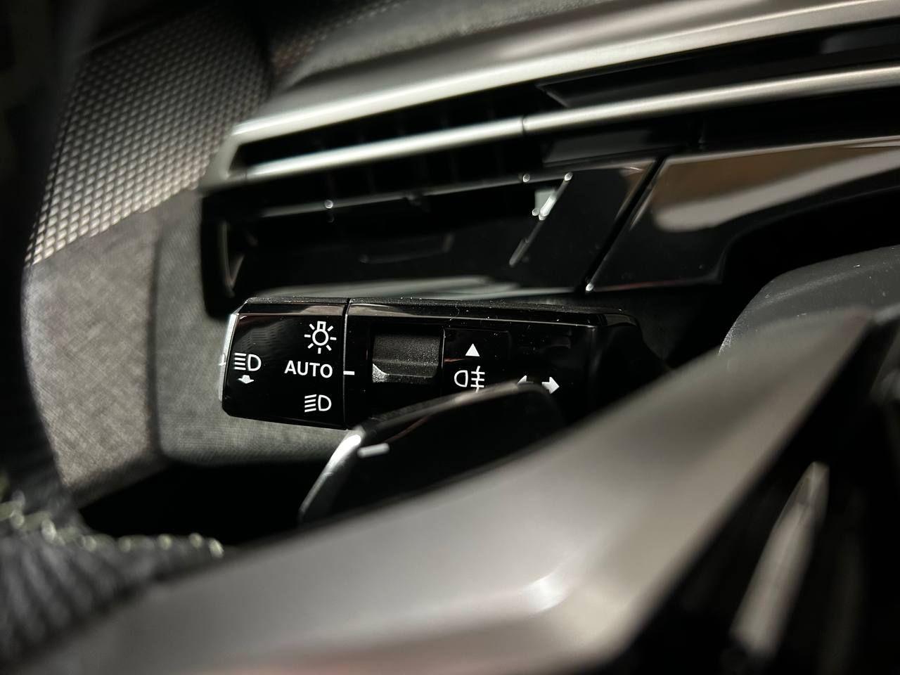 PEUGEOT 3008 Hybrid 145 e-DCS6 GT - 19