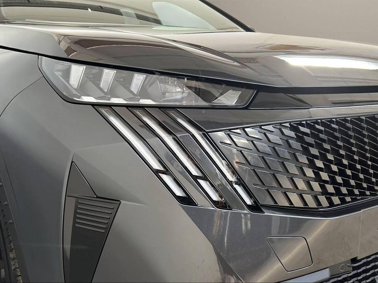 PEUGEOT 3008 Hybrid 145 e-DCS6 GT - 34