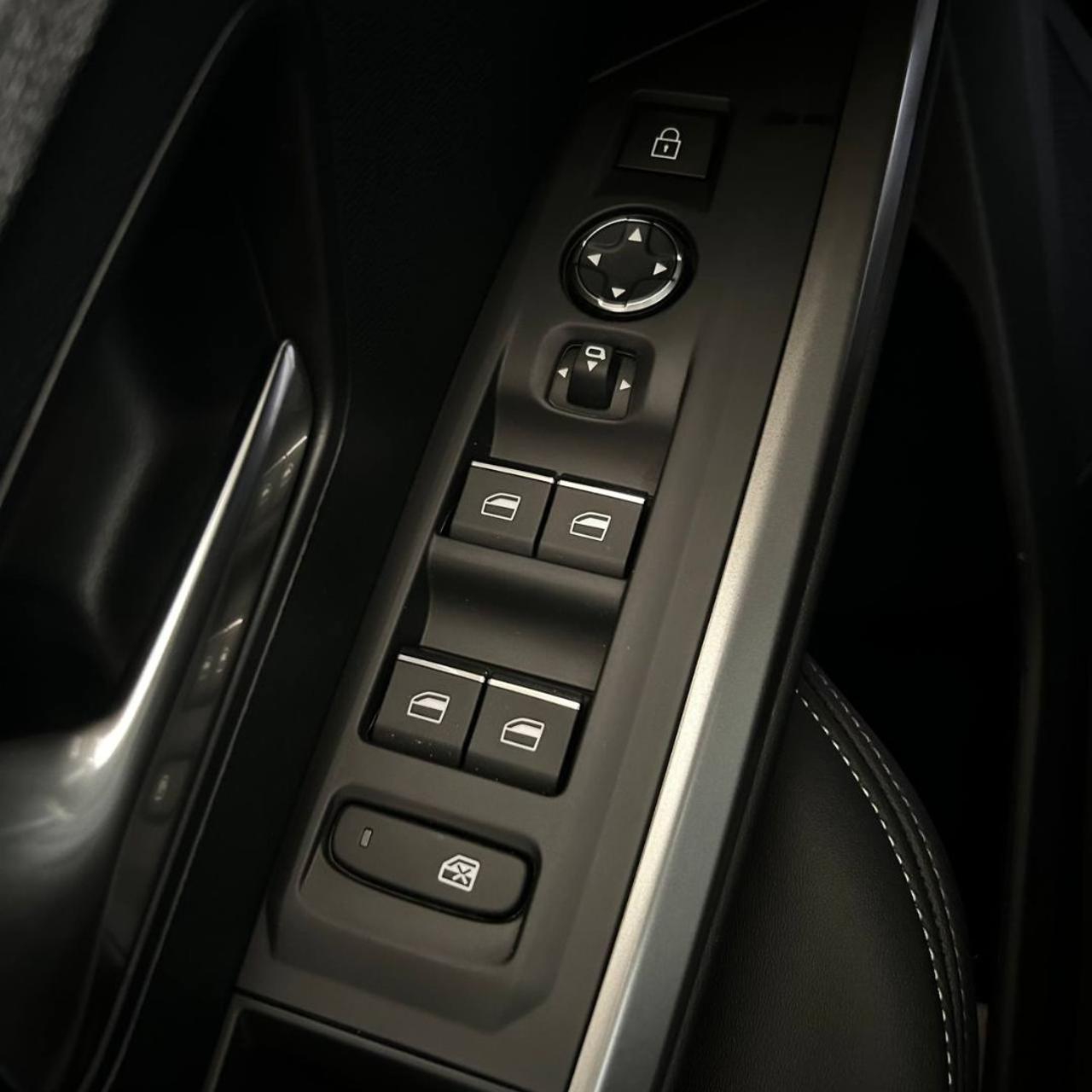 PEUGEOT 3008 Hybrid 145 e-DCS6 GT - 31