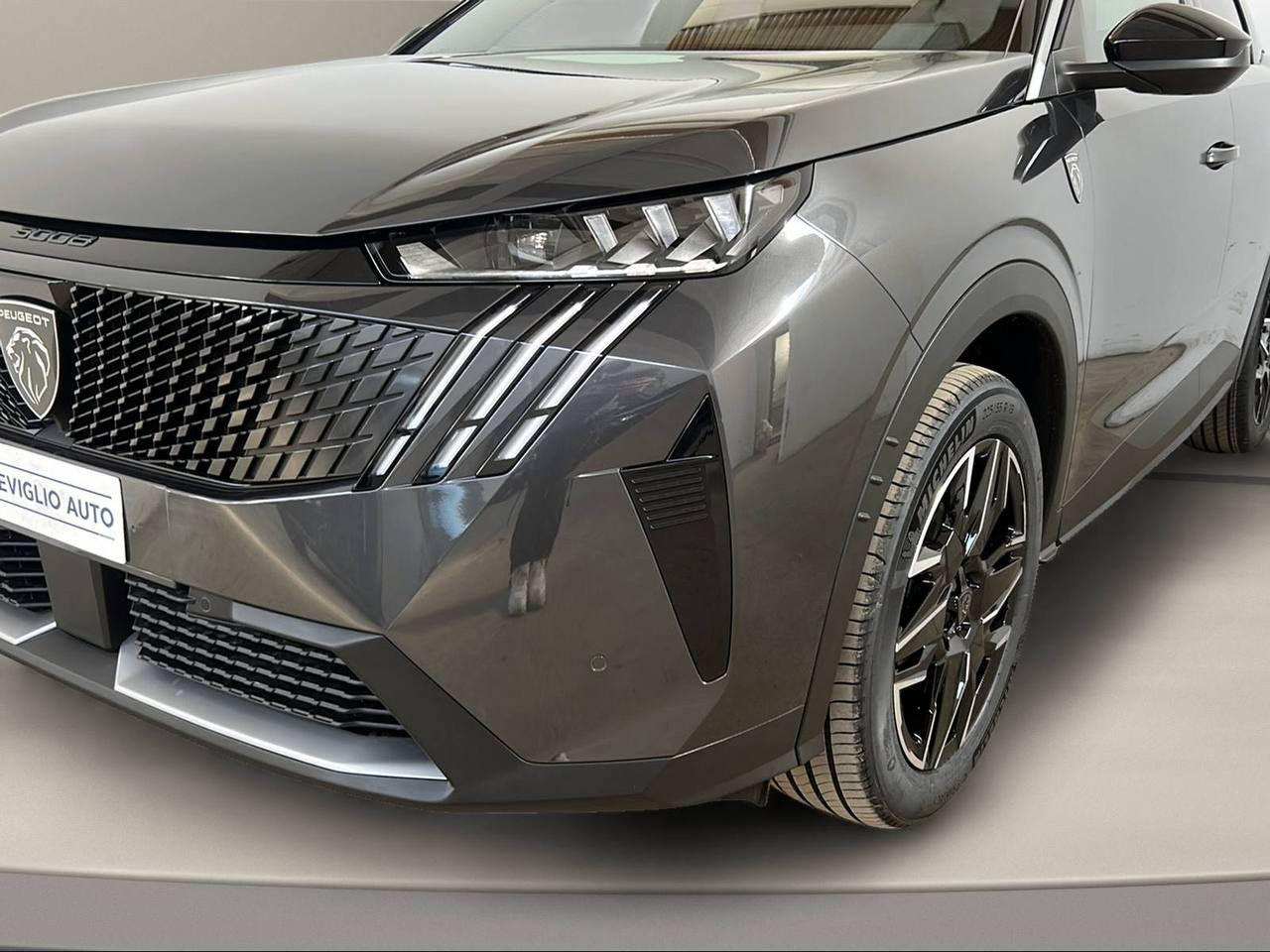 PEUGEOT 3008 Hybrid 145 e-DCS6 GT - 32