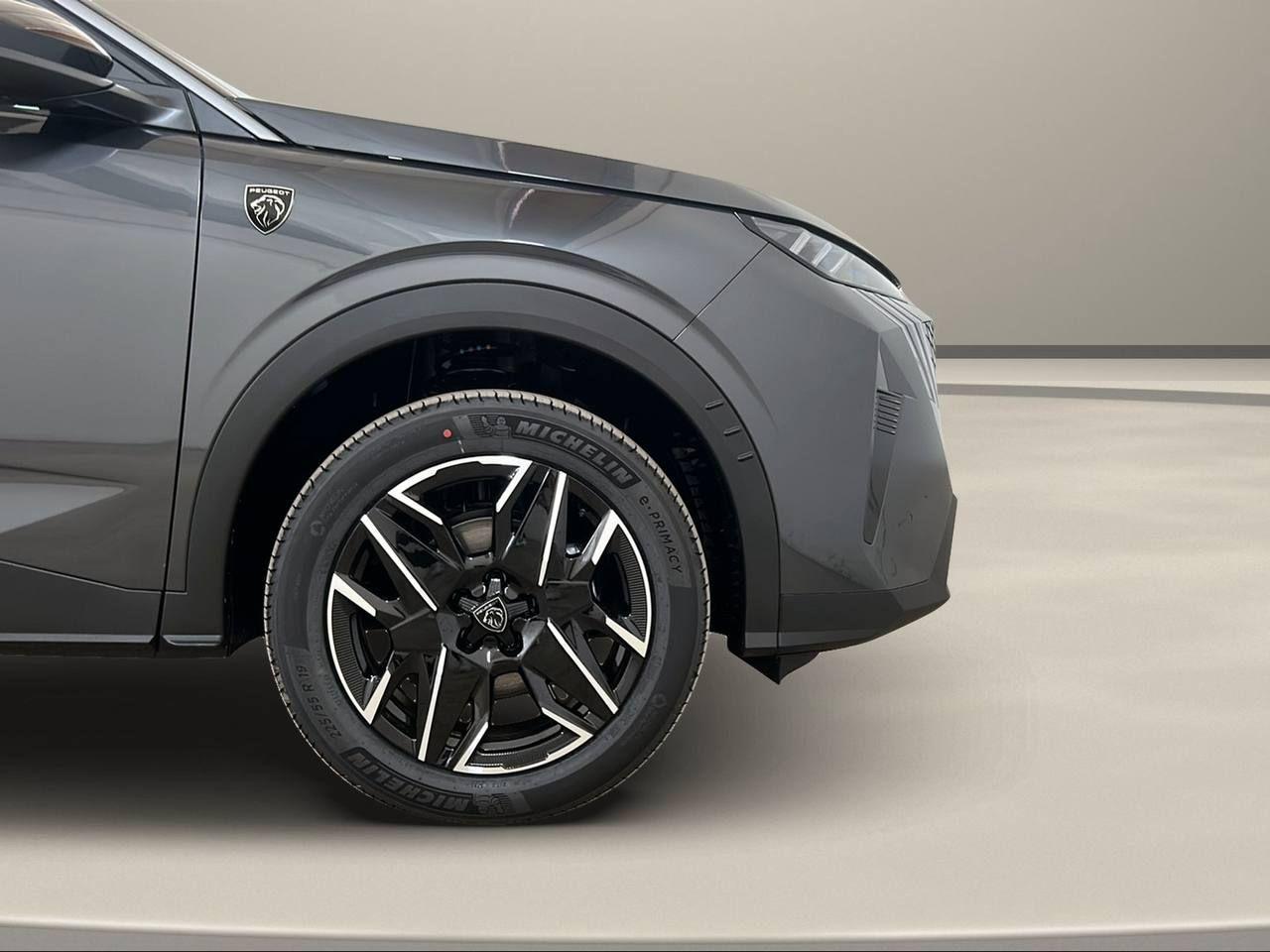 PEUGEOT 3008 Hybrid 145 e-DCS6 GT - 43