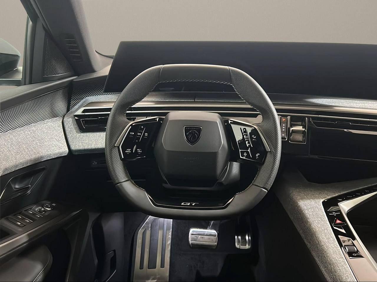 PEUGEOT 3008 Hybrid 145 e-DCS6 GT - 17