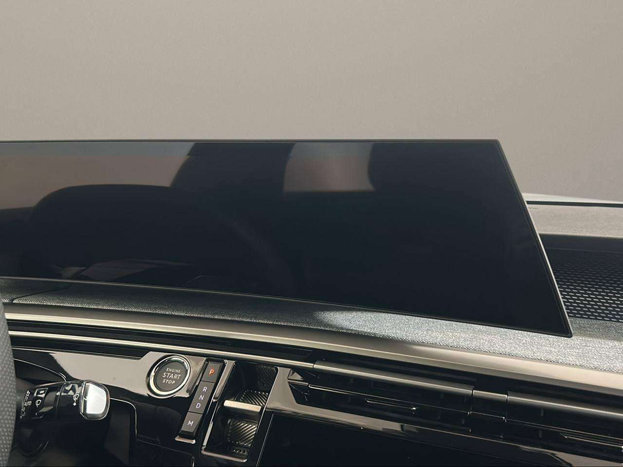 PEUGEOT 3008 Hybrid 145 e-DCS6 GT - 21