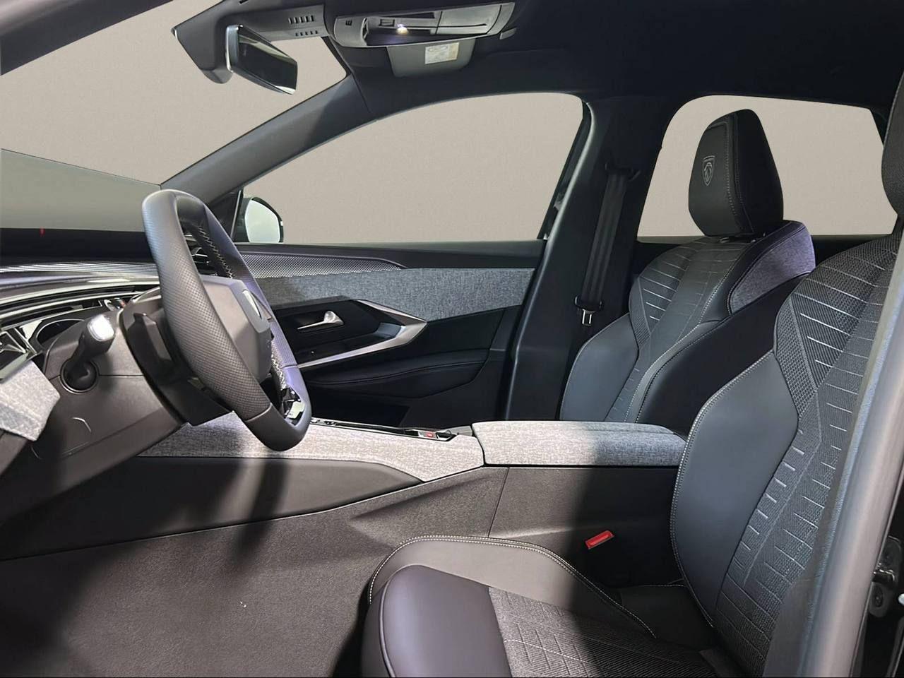 PEUGEOT 3008 Hybrid 145 e-DCS6 GT - 9