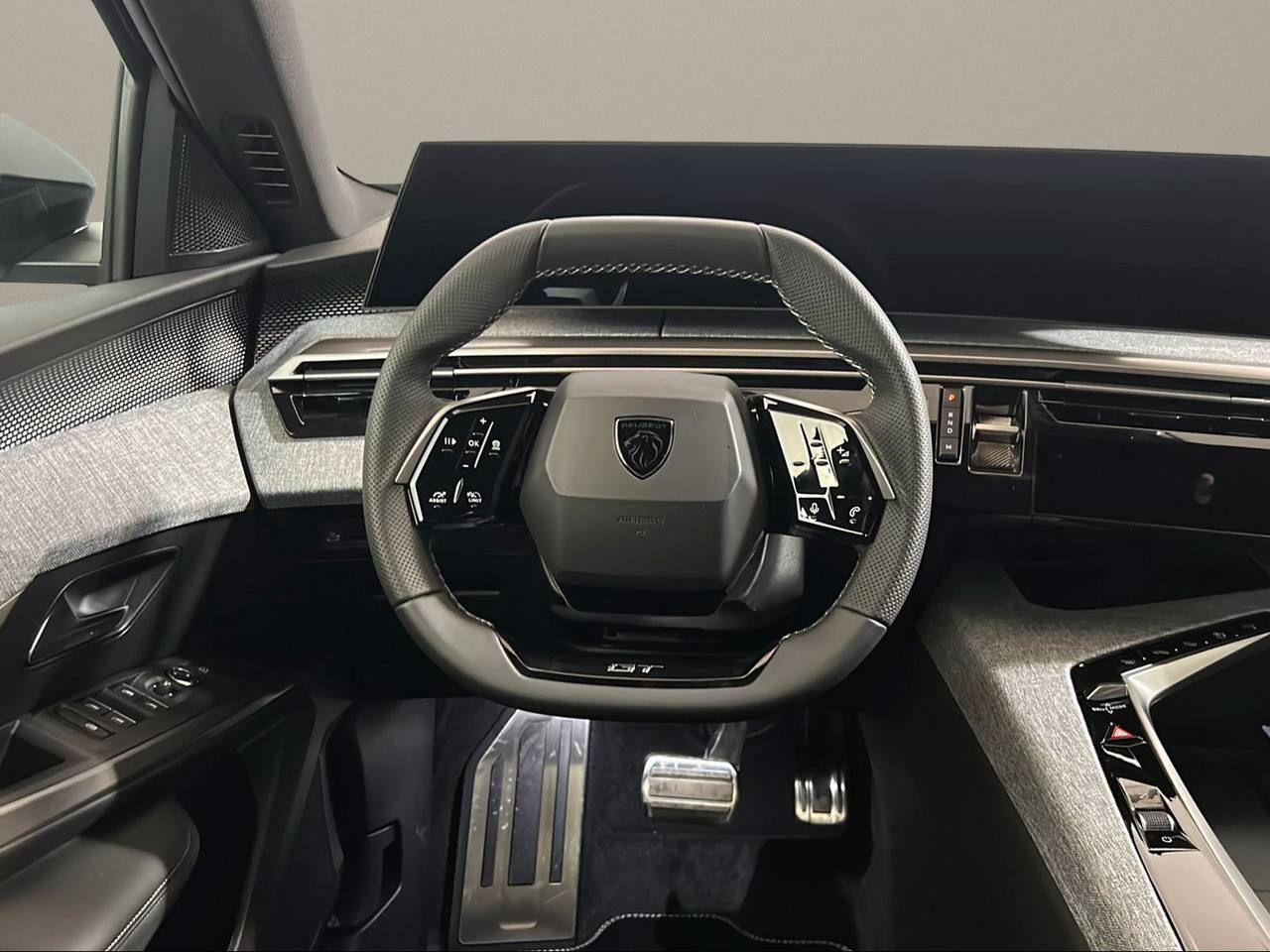 PEUGEOT 3008 Hybrid 145 e-DCS6 GT - 17