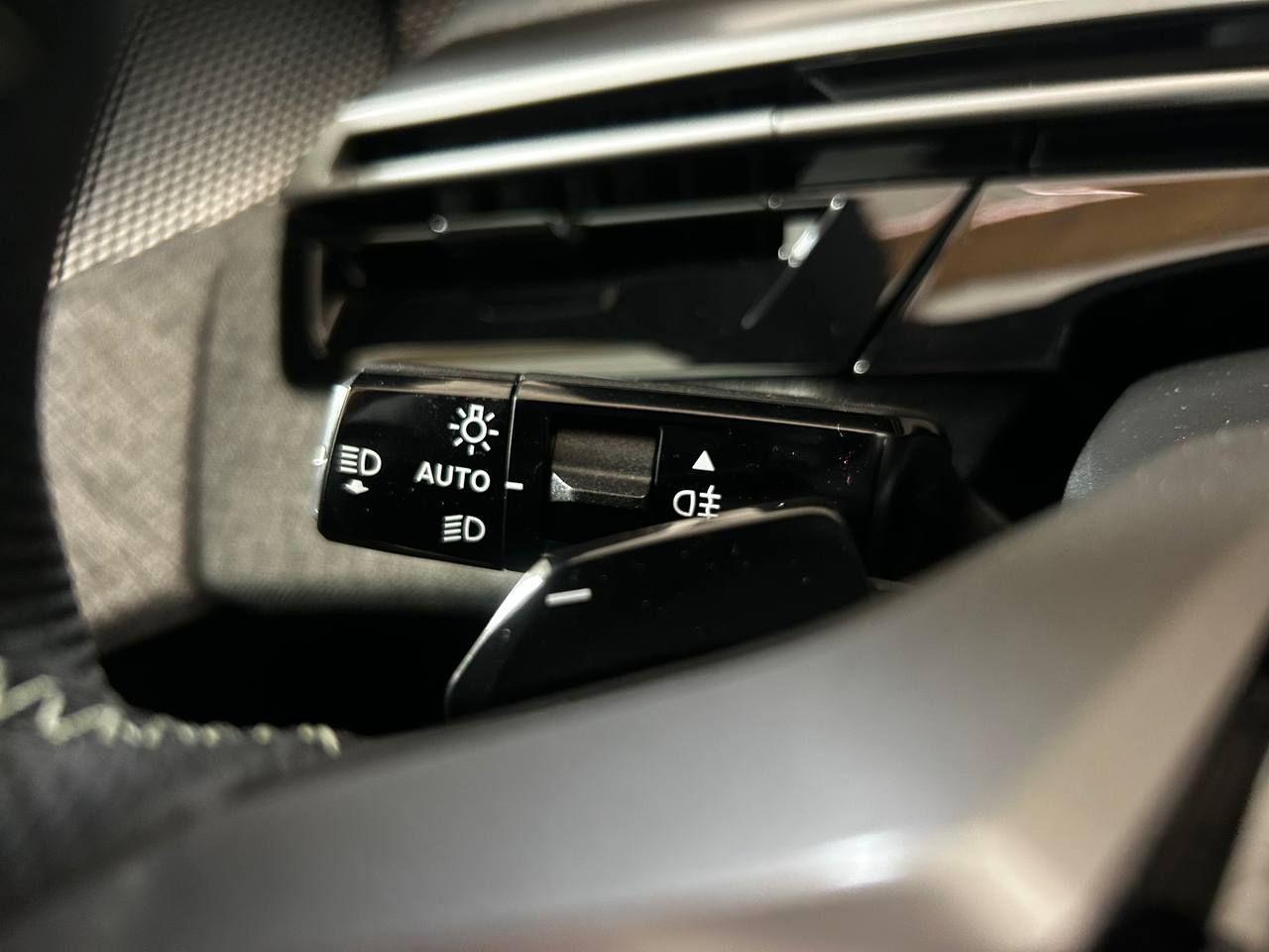 PEUGEOT 3008 Hybrid 145 e-DCS6 GT - 19